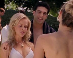 in Bikini on She Spies s01e09!