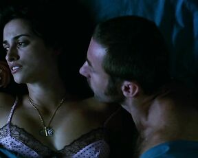 Cleavage in Volver hd!