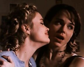 Frances OConnor and Radha Mitchell Kissing in Love and Other Catastrophes!