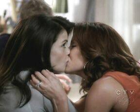 Teri Hatcher, Eva Longoria and Swoosie Kurtz Lesbian Kissing on Desperate Housewives s5e17!