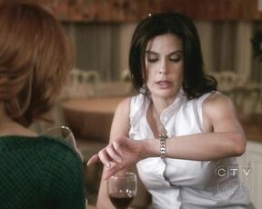 Teri Hatcher, Eva Longoria and Swoosie Kurtz Lesbian Kissing on Desperate Housewives s5e17!