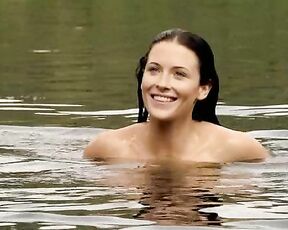 skinny dipping in Legend of the Seeker!