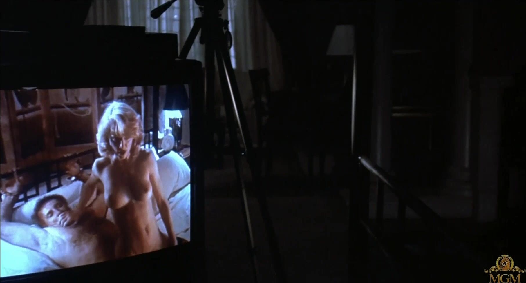 Nude in Body of Evidence HDTV 1080i!