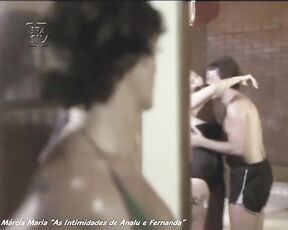 Fully Nude in As Intimidades de Analu e Fernanda!