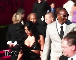 huge Cleavage from the 2009 ESPYs!