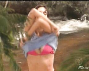 in Bikini in Soap Opera Coracao de Estudante!