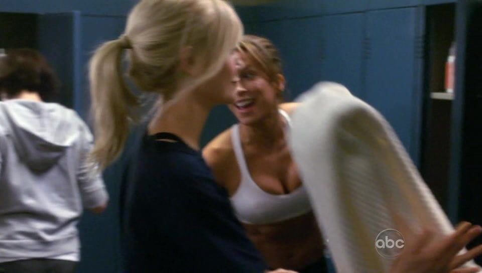 in sports Bra on Defying Gravity S1e03!