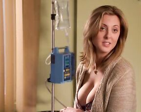 Massive Cleavage on Californication s3e2!