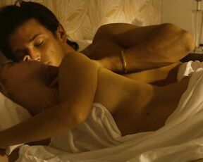 Nude in bed from Le premier cercle 720p!