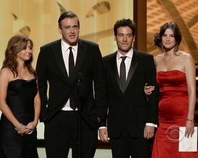 Alyson Hannigan and Colie Smulders from the Emmys and How I Met Your Mother s05e01 hdtv720p!