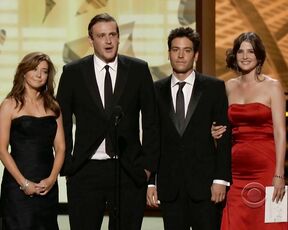 Alyson Hannigan and Colie Smulders from the Emmys and How I Met Your Mother s05e01 hdtv720p!