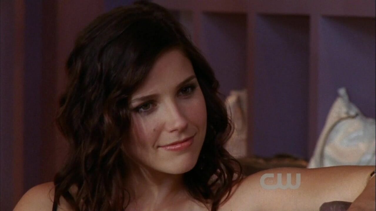 Nice Ass on One Tree Hill S7e2!