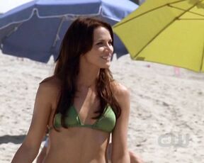 in green Bikini on One Tree Hill S7e2!