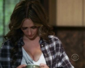 Cleavage from Ghost Whisperer S5E1!