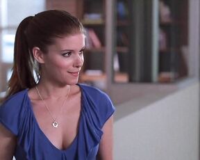 Cleavage on Entourage s6e11!