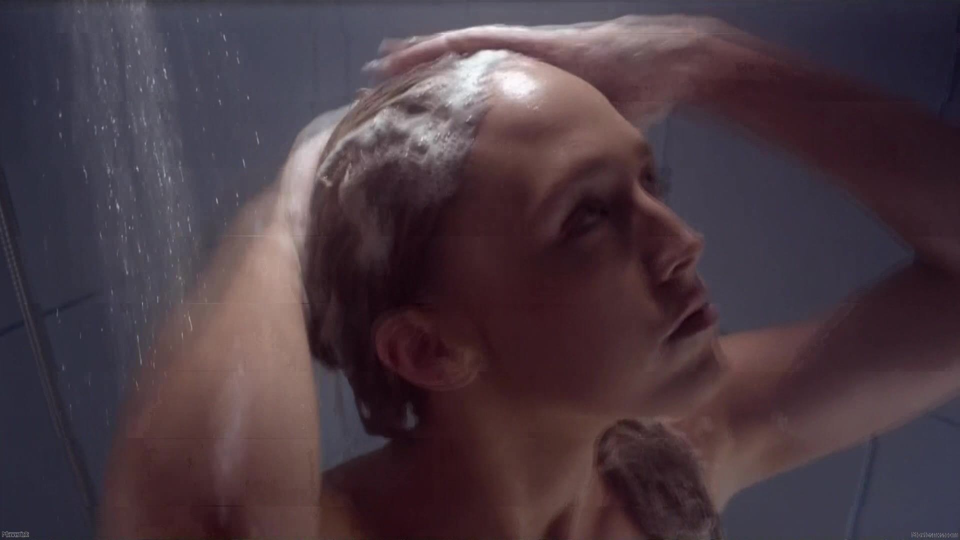 Nude Showering from Life on Top s1 ep1 Sister Act!