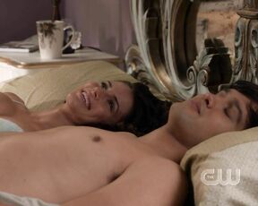 in Bra on 90210 s02e05 hdtv720p!