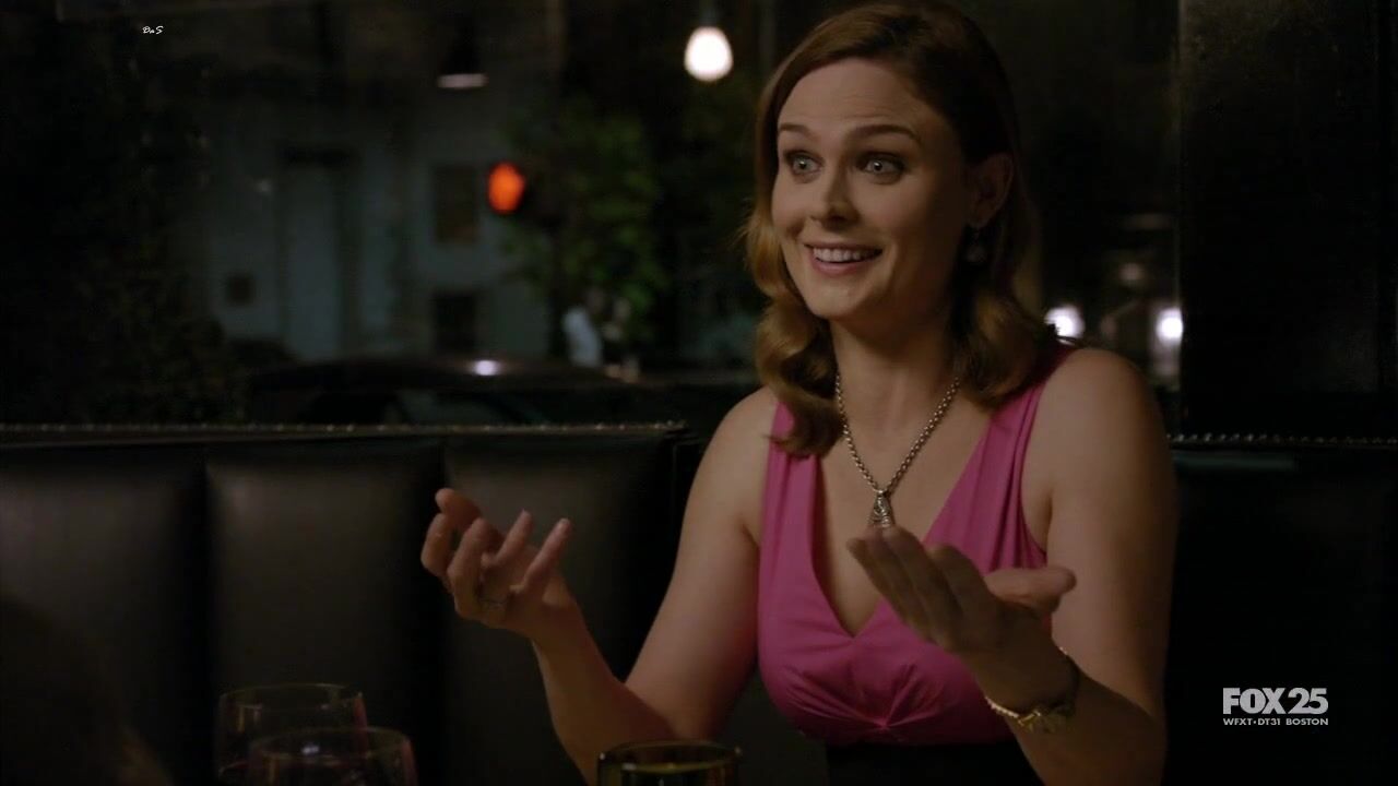 Cleavage on Bones s05e05 hdtv720p!