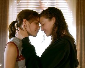 Jessica Pare and Piper Perabo Nude Lesbianism in Lost and Delirious 720p!