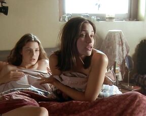 Jessica Pare and Piper Perabo Nude Lesbianism in Lost and Delirious 720p!