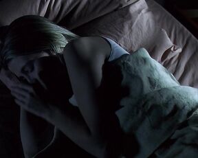 Jessica Pare and Piper Perabo Nude Lesbianism in Lost and Delirious 720p!