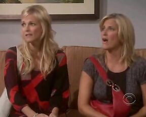 Cleavage on The New Adventures of Old Christine S05E04!