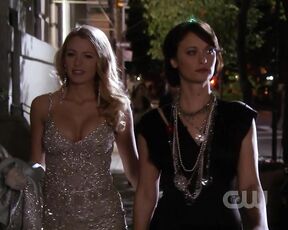 Cleavage on Gossip Girl s03e07 hdtv720p!