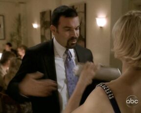 Cleavage on Desperate Housewives S6e4!