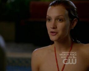 Ashlee Simpson and Stephanie Jacobsen in Bikini on Melrose Place s01e09 hdtv720p!