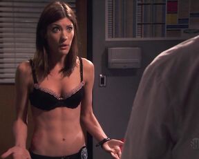 in Bra on Dexter s04e08 hdtv720p!