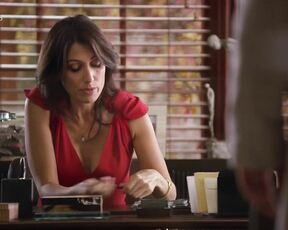 Cleavage on House S6 Ep 10 HD 1080!