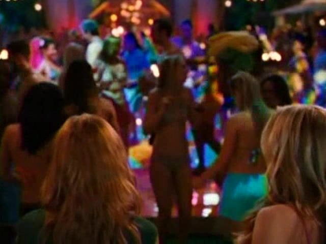 Kristen Bell, Kristin Davis and Malin Akerman in Bikini in Couples Retreat!