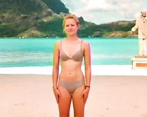 Kristen Bell, Kristin Davis and Malin Akerman in Bikini in Couples Retreat!