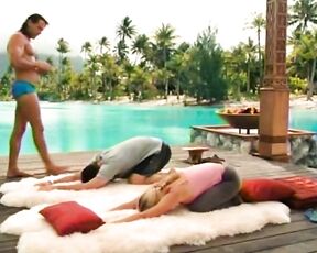 Kristen Bell, Kristin Davis and Malin Akerman in Bikini in Couples Retreat!