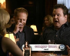 Great Cleavage on Modern Family S1e8!