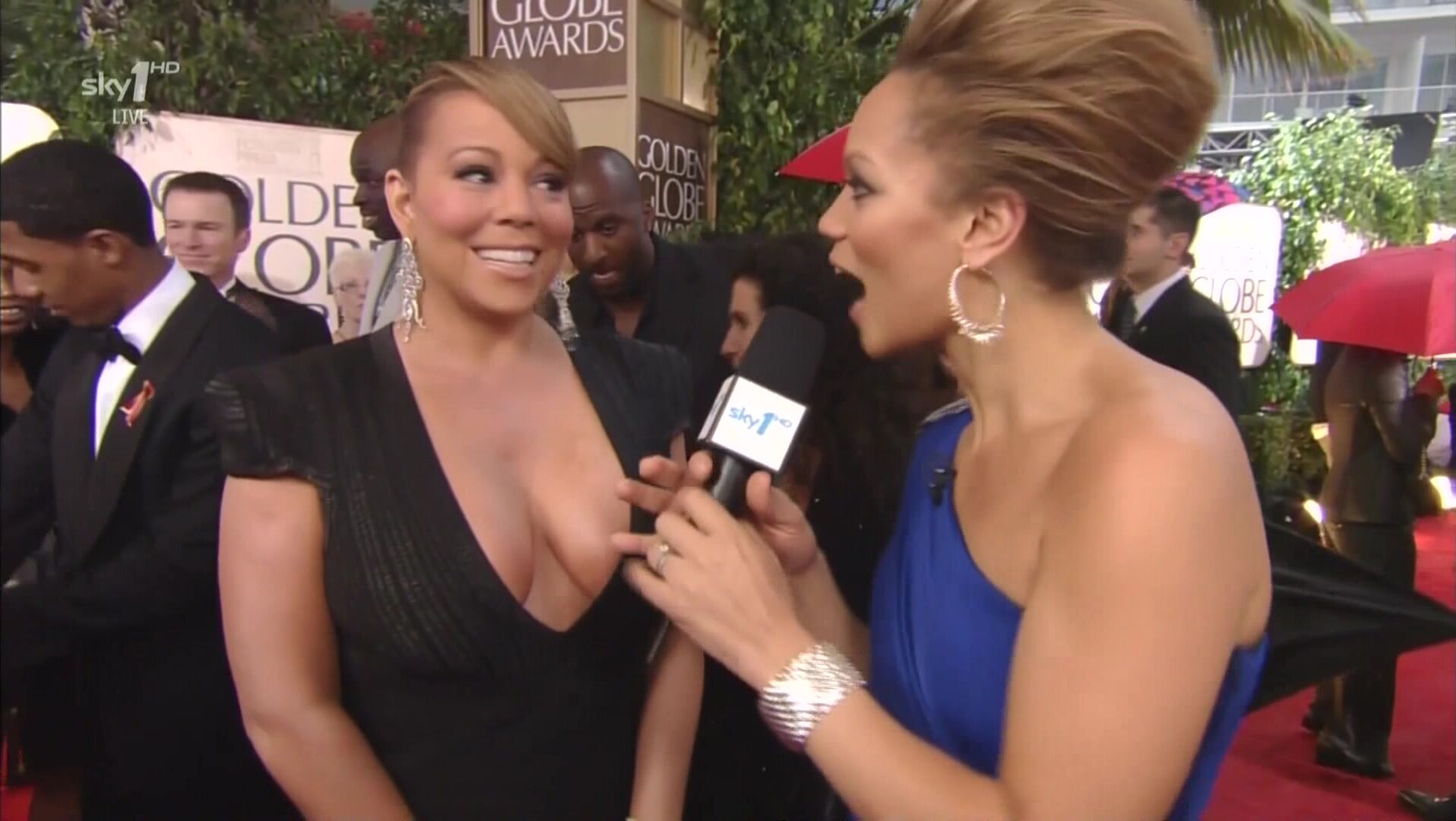 Big Cleavage at the Golden Globes!