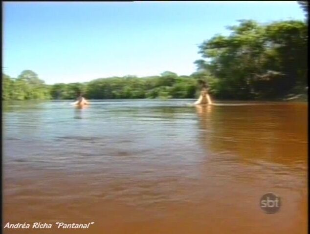 Nude in water in Pantanal!