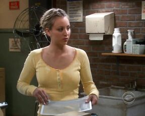 Pokers in yellow top on Big Bang Theory S3e12!