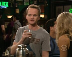 Cleavage on How I Met Your Mother S5e12!