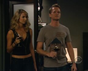 Cleavage on How I Met Your Mother S5e12!