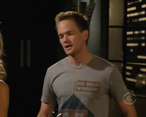 Cleavage on How I Met Your Mother S5e12!