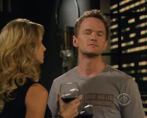 Cleavage on How I Met Your Mother S5e12!