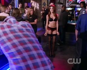 in Underwear on One Tree Hill s07e17!