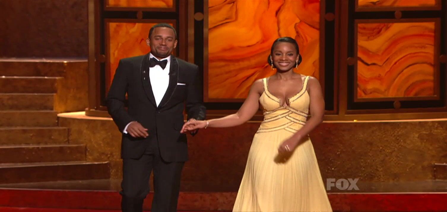 Cleavage from the 2010 NAACP Awards!