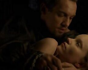 Topless on The Tudors s04e01e02!