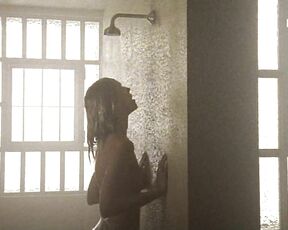 Nude Showering in Todesspiel!