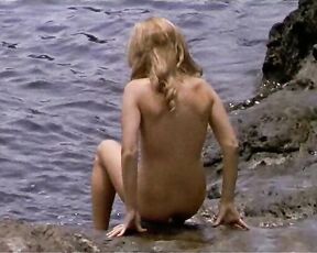 Leticia Bredice and Silke Nude, Lesbianism and Skinny Dipping in Almejas y Mejillones aka Clams and Mussels!