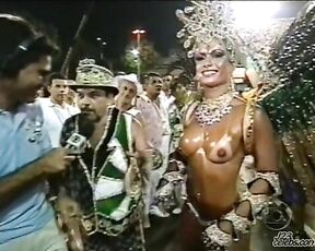 Bare Breasts at Carnaval Rio de Janeiro 2009!