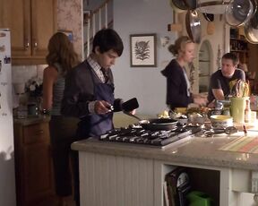 Looking Good on United States of Tara s02e0103e04e05 hdtv720p!