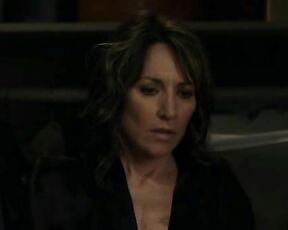 Pokers and Cleavage on Sons of Anarchy S02E11!